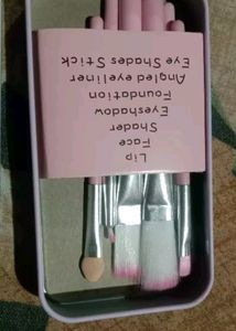 Combo Of Eyeshadow, Blusher, Cimpact, Concealer Ki