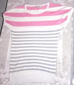 A Sweat Shirt Of Half Sleeve For Women