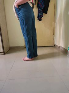 Selling Jeans Combo Wit Free 1 Eyeliner .