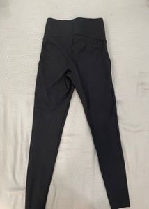 Forget outfit dilemmas!Black Legging!