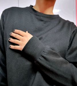 Black Sweatshirt