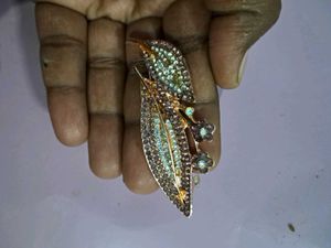 Leaf Design Hair Clip