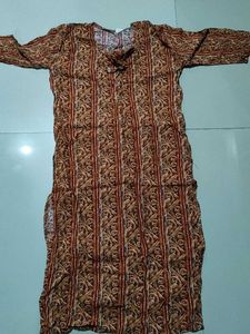 Women Daily Wear Tops .