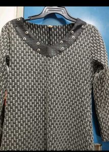 V NECK SWEATSHIRT
