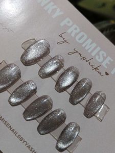 Press-on Nails by Yashika