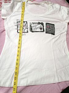 2 Large And 1 M Sized Tshirt In Cotton Hoisery