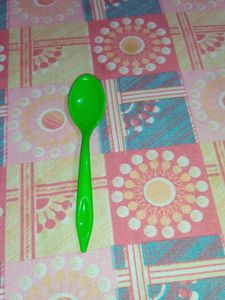 Colorful Plastic Spoons 🎀