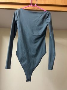 H&M Blue Long Sleeve Boatneck Bodysuit - XS