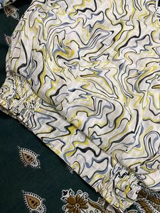 Patterned Puff Sleeve Top