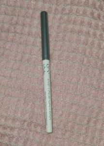 SQ WHITE WATERPROOF SWEATPROOF KAJAL