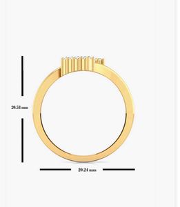 925 Designer Silver Selvar at a gold-toned ring