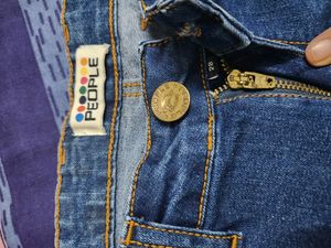 CAPRI _ Below Knee Length ( PEOPLE) 28 WAIST