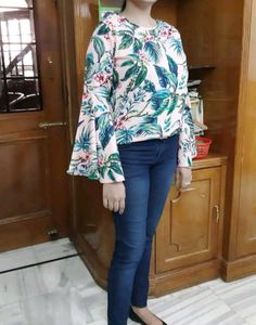 Floral Print Flared Sleeve Top