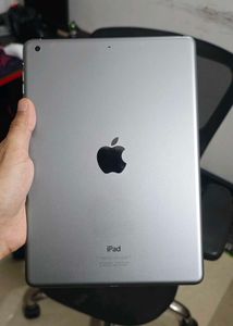 iPad Air Brand New Condition (iCloud Issue)