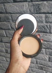 Facescanada BEIGE Weightless Compact Powder