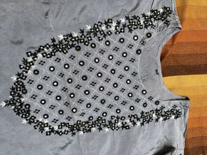 Women Grey Thread Embroidery Straight Kurta