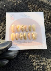 handmade press on nail , easy to use