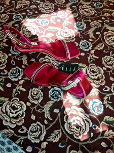 Elle Metallic Sandals👠👠