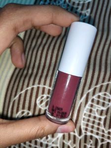 Zudio Matte Finish Liquid Lipstick : Berry 03