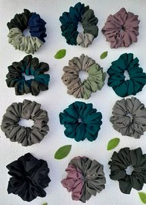 Set of 12 Scrunchies 💞
