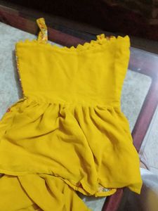 yellow dress