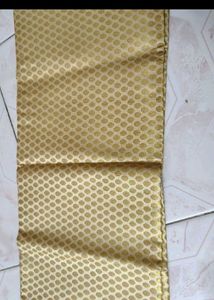 Floral Print Saree And Golden Blouse Piece
