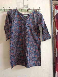 Combo Of Three Short Kurtis Size M