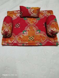 Red & Orange Bandhani Aasan Pek Of 1