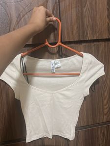 H&amp;M Top With Tag