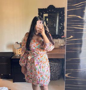 Beautiful Foral Summer Dress (New with Tag)