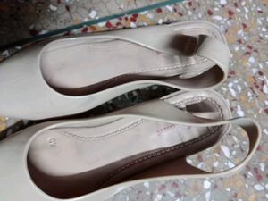 Elegant Beige Ballerinas