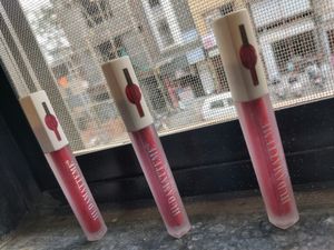 ❣️Huda Matte Me Lipstick ❣️ #liquidmatte