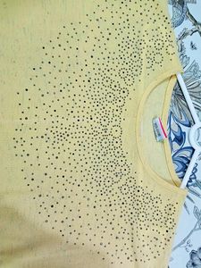 A Yellow Top. Size - M 🌟