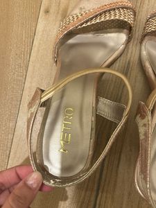 Metro Heels (UK 4)