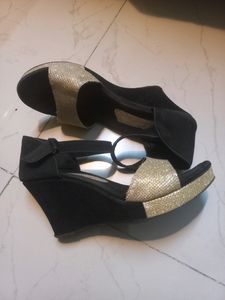 Golden-Black Wedge Heels!
