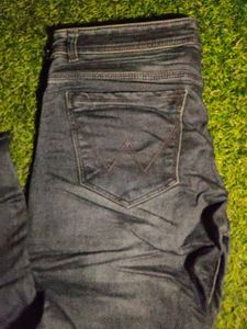 Wrangler Jeans - Waist 34 Hip 38 &amp; 40