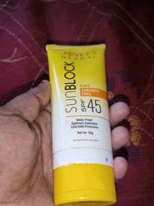 Jovees Herbal 3-in-1 Sunblock SPF 45
