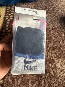 Free Size 1 Pair of Socks