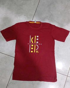 Maroon Graphic Print T-shirt