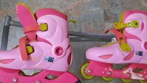 Girls Skate With 3 Set Protector.