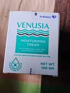 Venusia Moisturizing Cream 100g