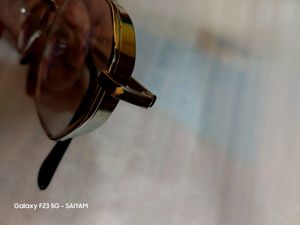SUNGLASS ( BRAND NEW )