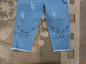 D@28 Size-28 Fancy Capri