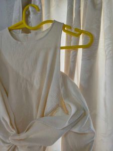 White Twist Front Top