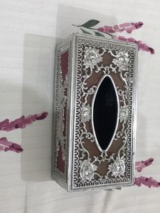 Ornamental Tissue Napkins HolderIt’s a tissu