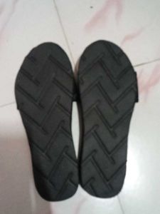 Pair of Womens&#39; Slipper