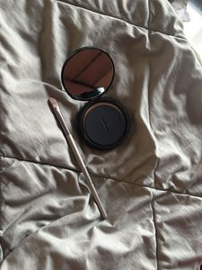 Faces Canada Compact