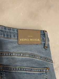 Vero Moda Ripped Light Wash Jeans