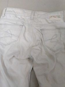 Off-White Skinny Jeans