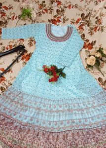Blue Floral Print Maxi Dress ( New 🆕💯🆕)